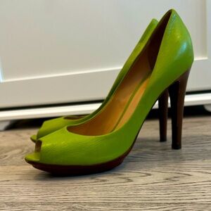 Bottega Veneta Green Leather Peep Toe Pump Size 40.5 / 7.5